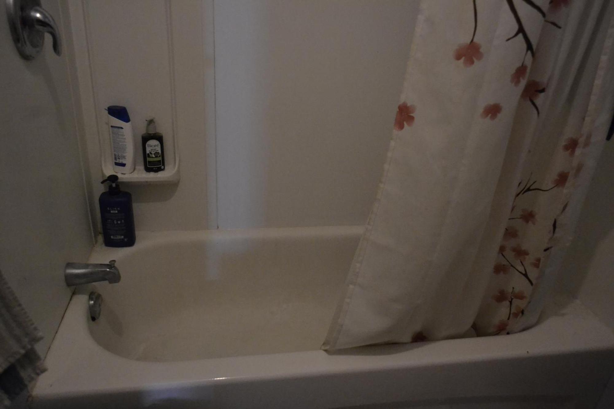 Private Bedroom On The Main Floor With Shared Washroom - Erin Woods *